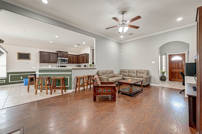 Building Photo - 7905 Livingston St