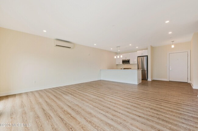 Photo - 700 Bangs Ave Unit 302