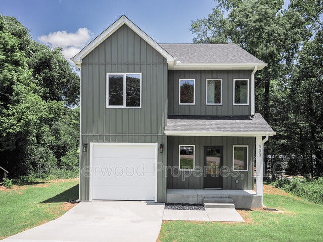 Building Photo - 933 Ansel St