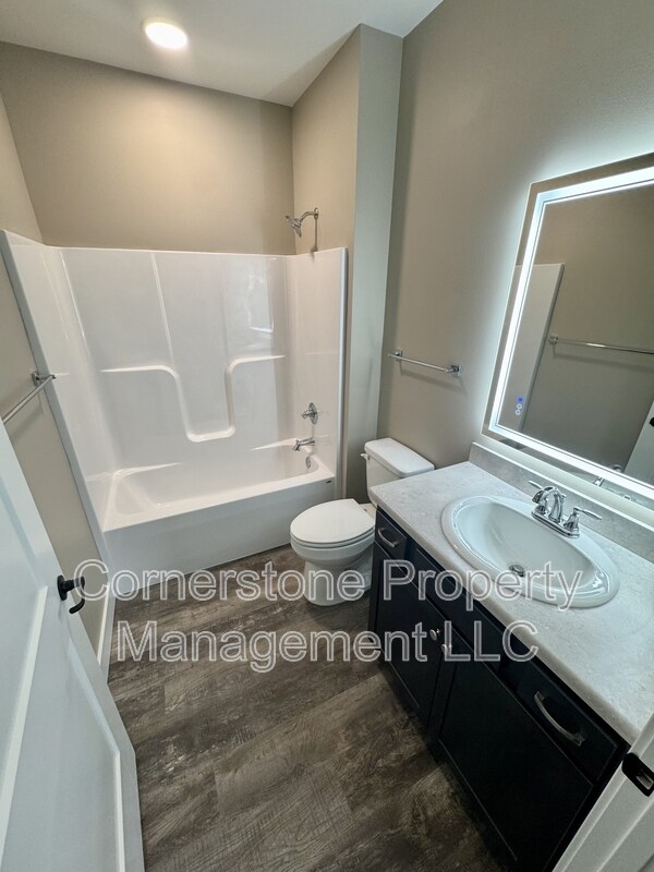8781 Lexington Ave