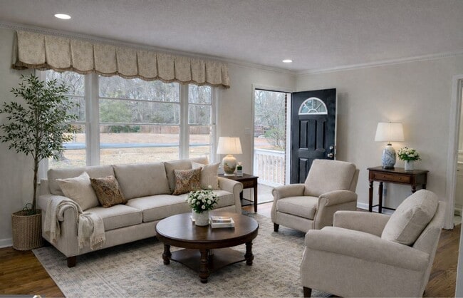 Photo - 1065 Nelson St