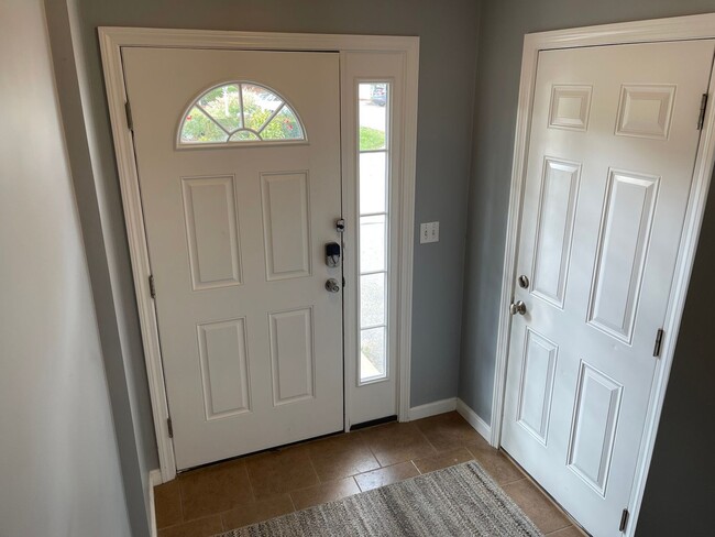 Photo - 21 Merrimac Way