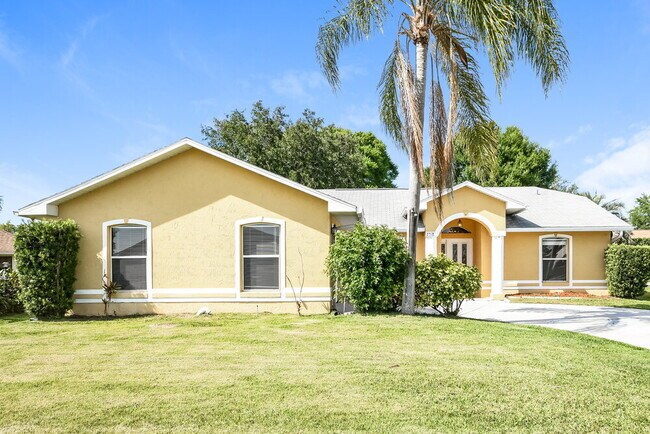 Photo - 2318 Sweetwater Blvd