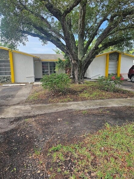 Building Photo - 5890 NW 20th St Rental