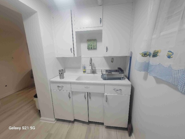 Photo - 112 W 9th St Unit 11