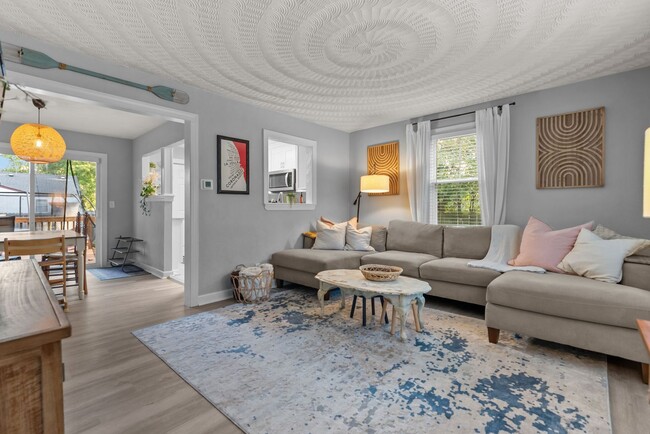 Photo - Furnished 4 bedroom Near NOB