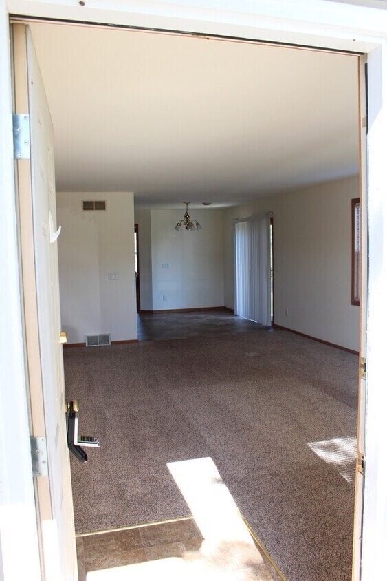 Photo - 1132 Heritage Ct