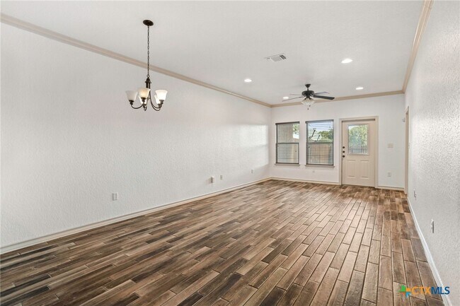 Photo - 1005 Tripp Ln
