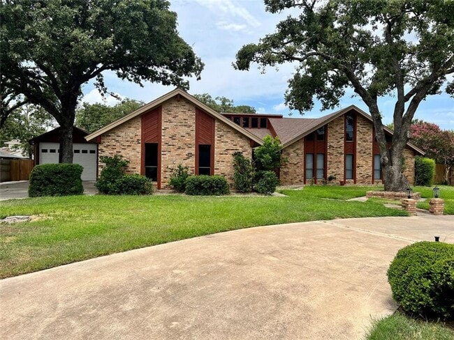 Photo - Prestigious Linwood Acres / .44 acres / Rockdale, TX / Swimming Pool