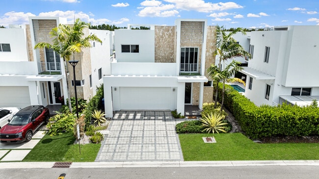 Photo - 10330 NW 68th St Casa