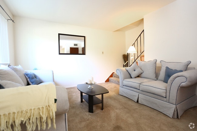 Living Area - Grandview Gardens Apartments