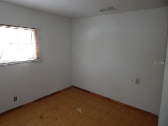 Photo - 5106 Seneca Ave