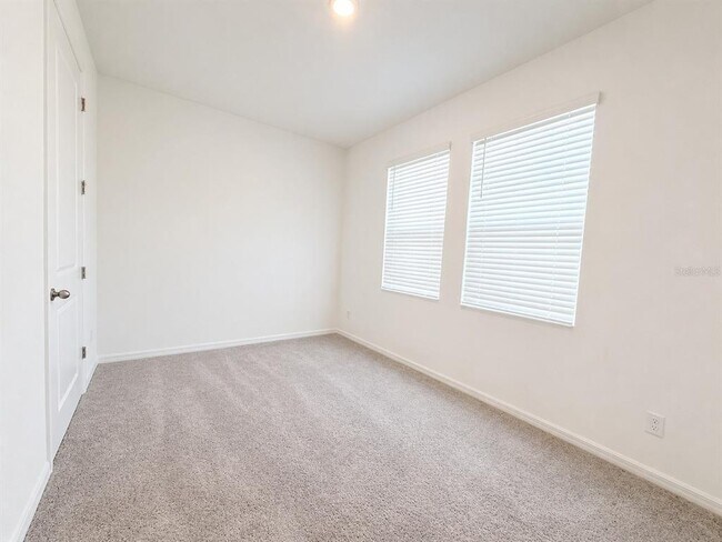 Photo - 2272 Derwent Dr