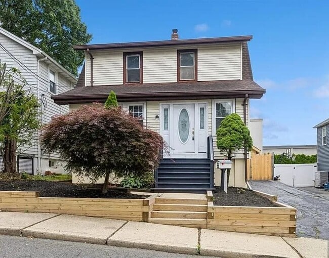 Building Photo - 134 Highview Pl