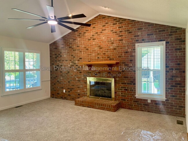 Photo - 5900 Swales Way