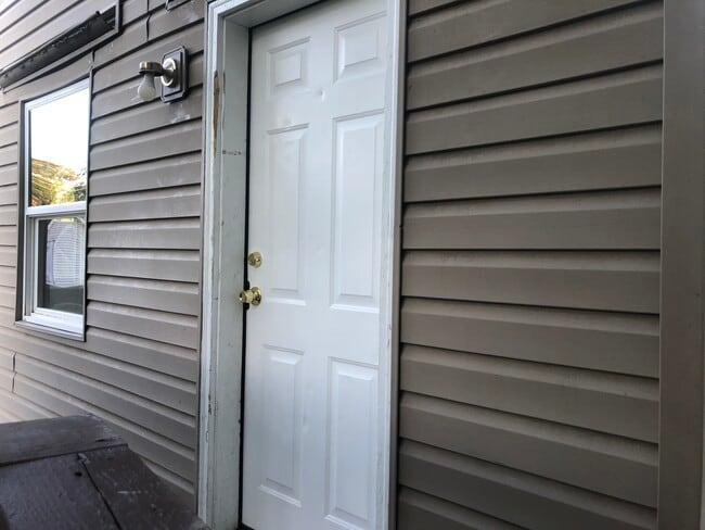 Photo - 634 NE Gray Ln Unit 2