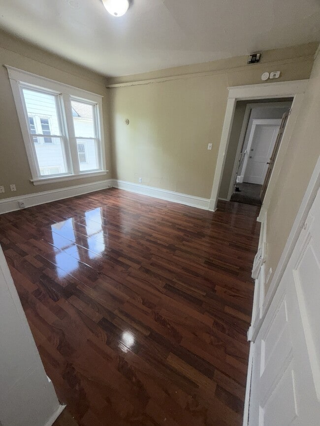 Building Photo - 1811 60th St Unit 3