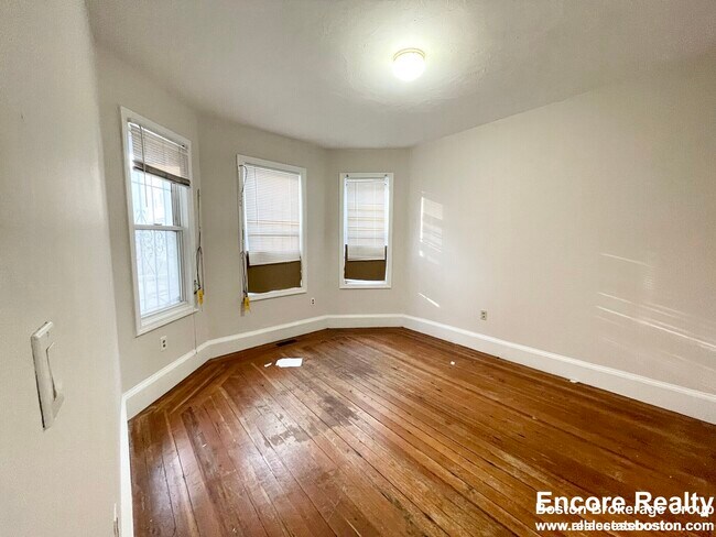 Photo - 733 Parker St Unidad 1