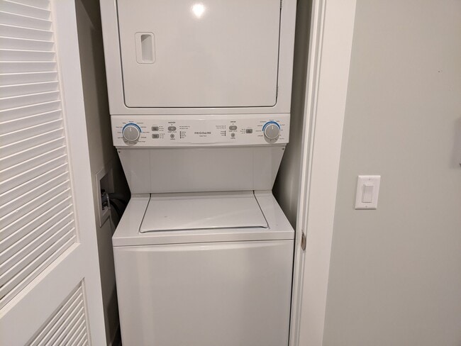 Photo - 1139 Maple Ave Unidad 1147-1