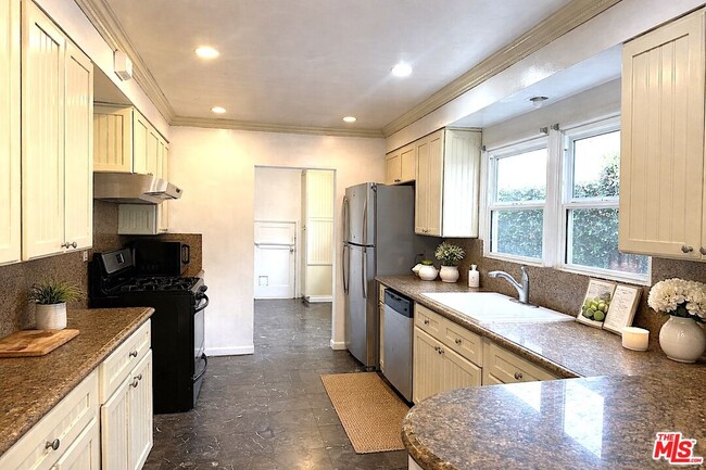 Photo - 3406 Wade St