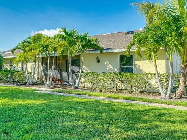 Building Photo - 5118 SW Courtyards Way Unit #25 Rental