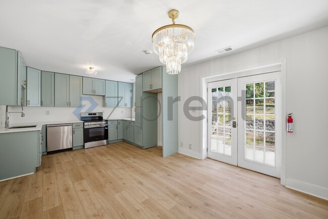 Photo - 1264 Hartford Ave SW