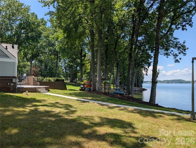Photo - 350 Northwest Dr