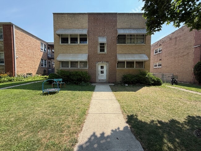 Building Photo - 9029 La Crosse Ave Rental