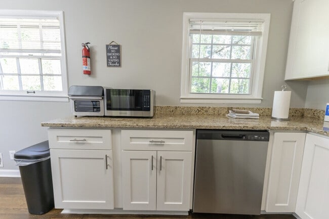 Photo - Private Furnished Room in Shared House