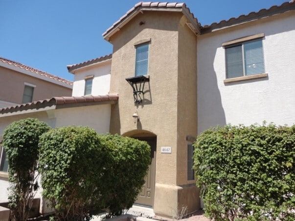 Building Photo - 4647 E Laurel Ave