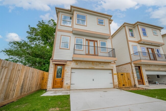 Photo - 2206 Hoskins Dr
