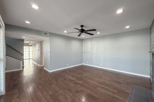 Photo - 4950 Nautilus St