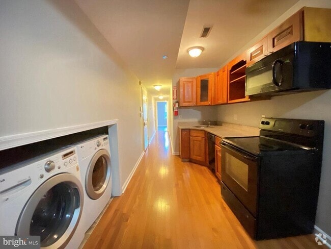 Building Photo - 1811 Cecil B. Moore Ave Unit C Rental