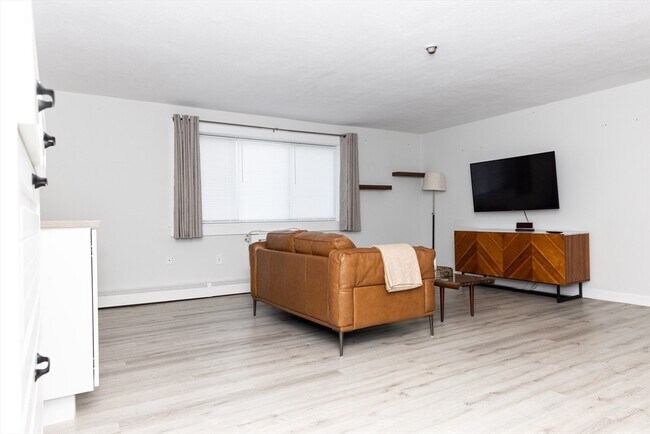 Photo - 215 Winter St Unit 1P