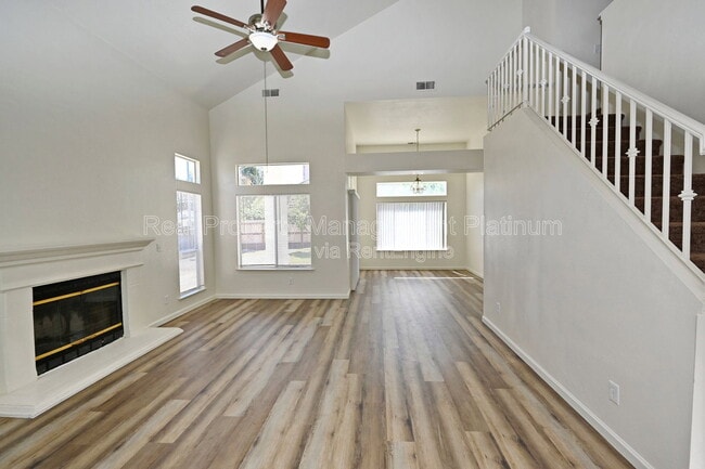 Photo - 2233 E Christopher Dr