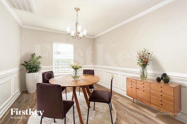 Photo - 310 Sawyer Ln