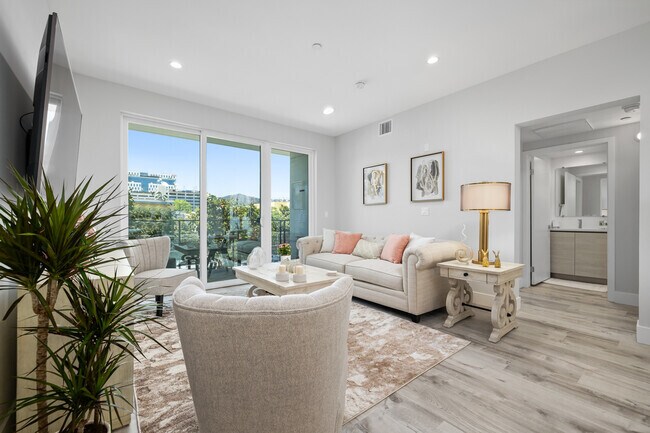 Photo - 5820 La Mirada Ave