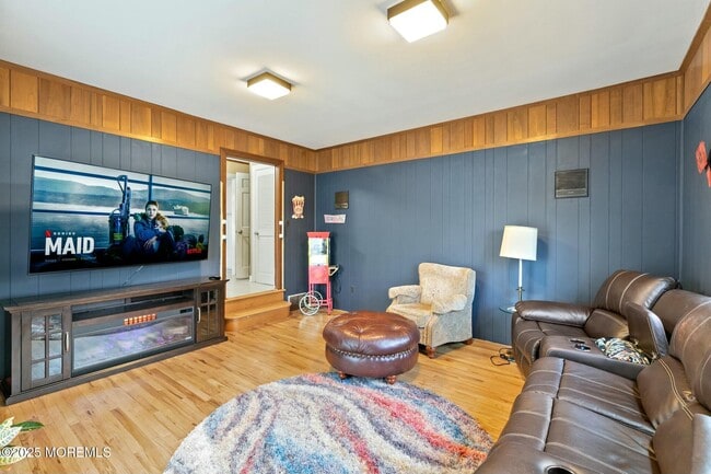399 Golfview Dr