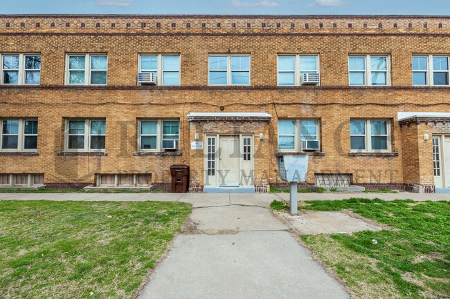 Photo - 308 E Pine St Casa