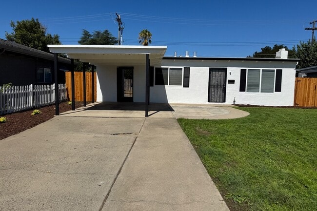 Building Photo - 1443 S School St Rental