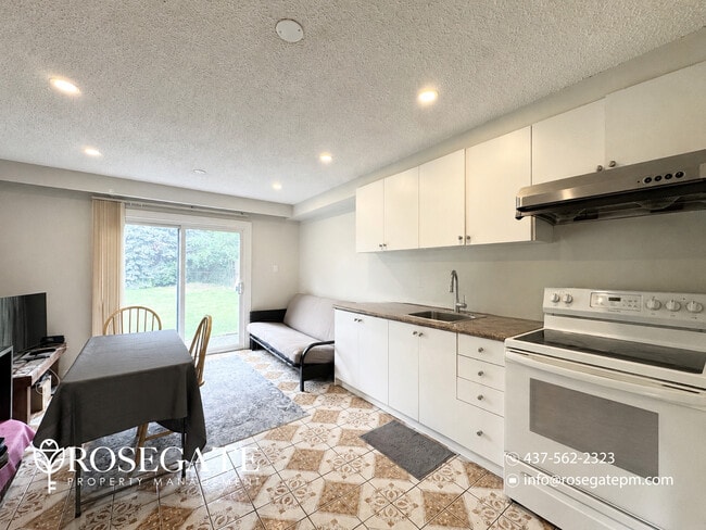 Building Photo - Cozy 1-Bedroom Apartment with Parking – Brampton Unit B