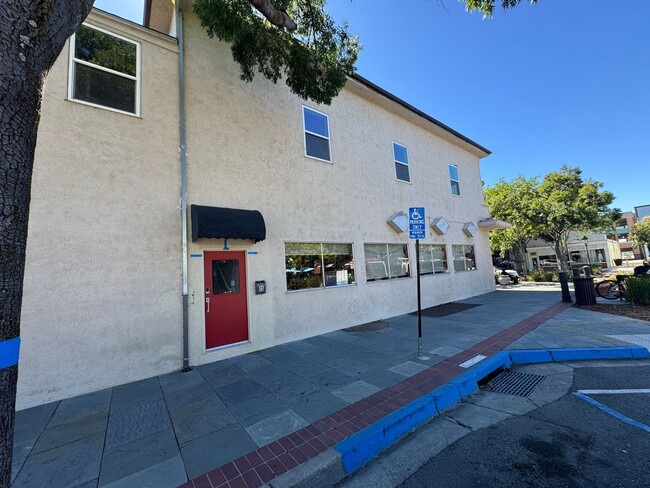 Photo - Perfect Shape Downtown Livermore Living Condo above Yin-Yin Restaurant
