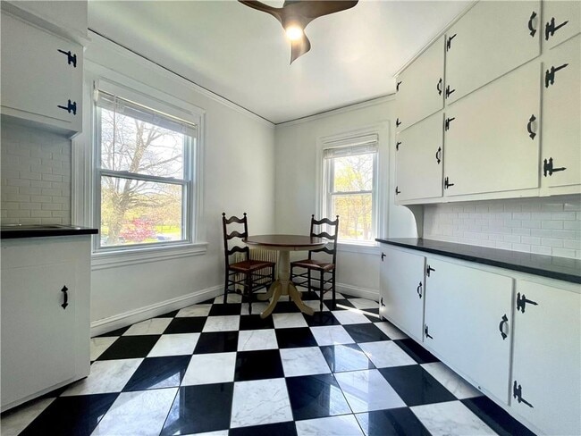 Photo - 45 Woodlawn Ave Unit 3