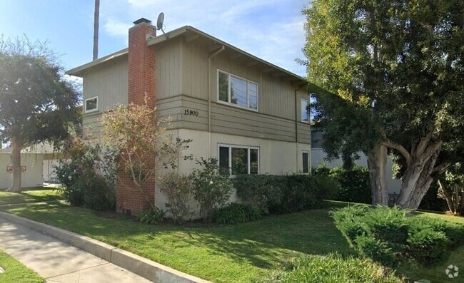 Building Photo - 15900 Sunset Rental