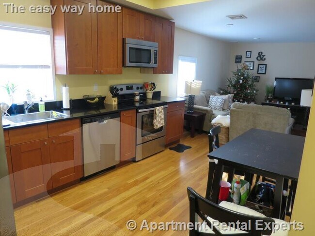 Photo - 60 William St Townhome