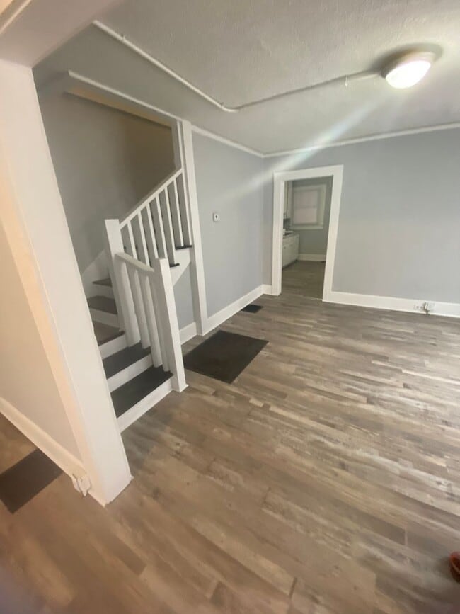 Photo - Dowtown Gadsden - Newly Renovated- Spacious