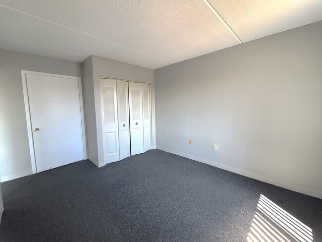 Photo - 65 North Point Dr Unidad 503