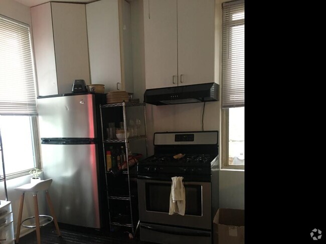 Building Photo - 1 bedroom in Chicago IL 60622 Unit 1R Rental