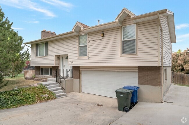 Building Photo - 3672 W Clermont Dr Rental