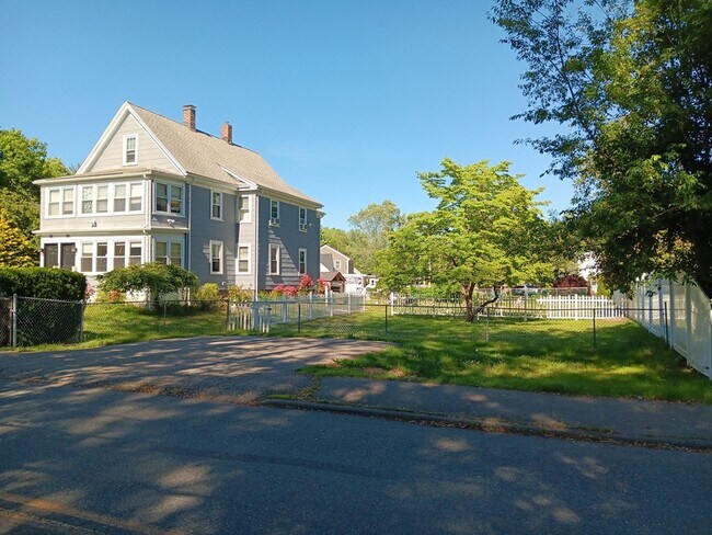 Photo - 61 Spruce St Unit 1